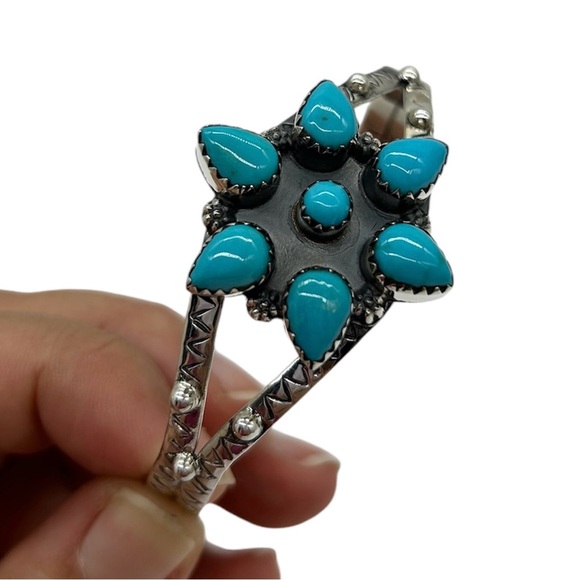925 Sterling Silver Natural Kingman Turquoise Cluster Flower Cuff Bracelet - Picture 2 of 7